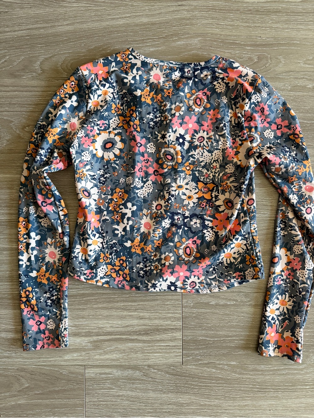 New The Great. Rashguard Henley Swim top Navy Heirloom Floral size 2 medium - Picture 7 of 7